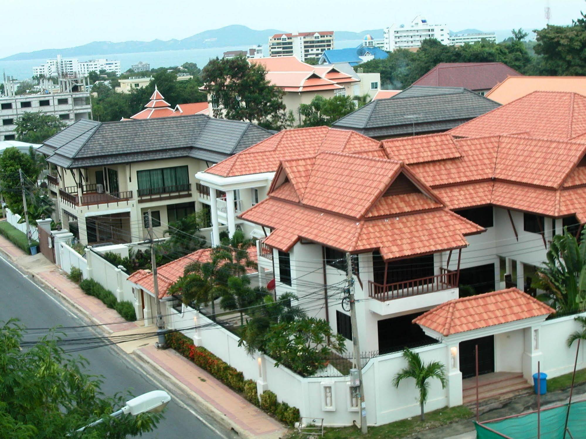 Paramita Pattaya Buitenkant foto